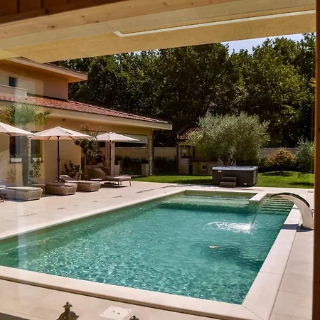 Dolce Villa *