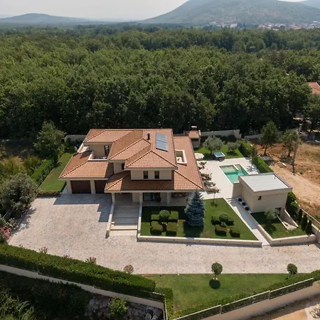 Dolce Villa *